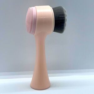 NWT Dual-Ended Silicon & Brissel Brush Skincare